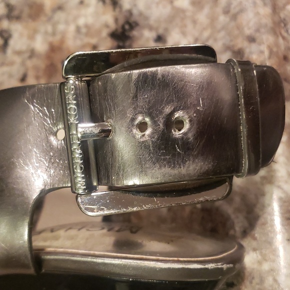 Michael Kors Carla leather platform sandle with buckle - Picture 8 of 8